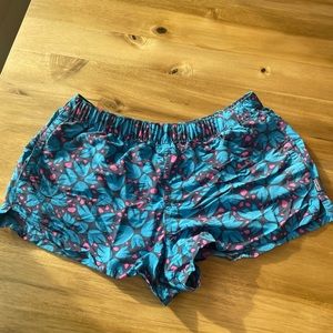 Patagonia Barely Baggies in Dolomite Blue/pollen confetti